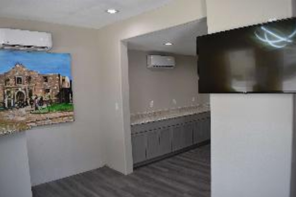 Days Inn by Wyndham San Antonio Alamo/Riverwalk Main image