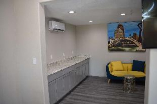 Days Inn by Wyndham San Antonio Alamo/Riverwalk image 5
