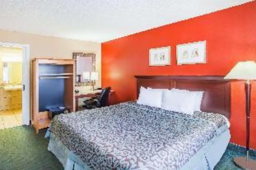 Days Inn by Wyndham San Antonio Alamo/Riverwalk image 7